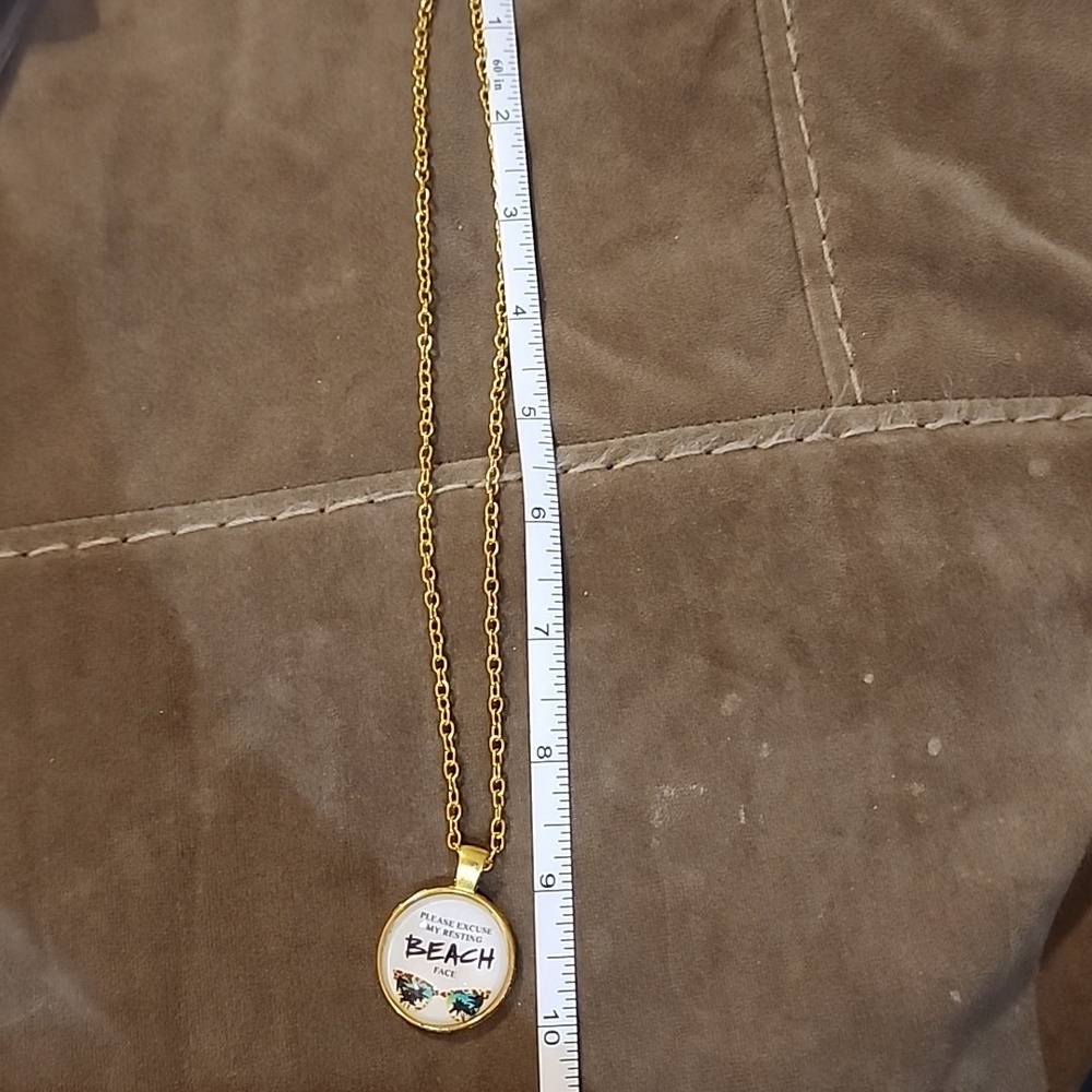 Bundle- Jewelery Inc Liz Claiborne Stunning Broach, Resting Beach Face & More - Picture 6 of 10